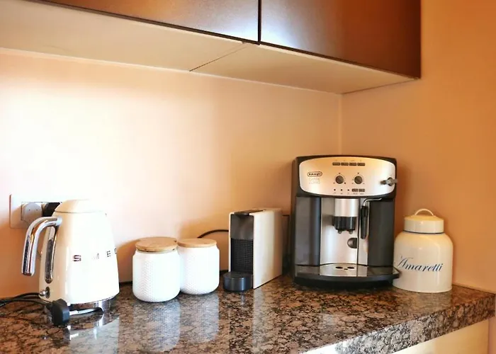 Civico Sei 메나지오